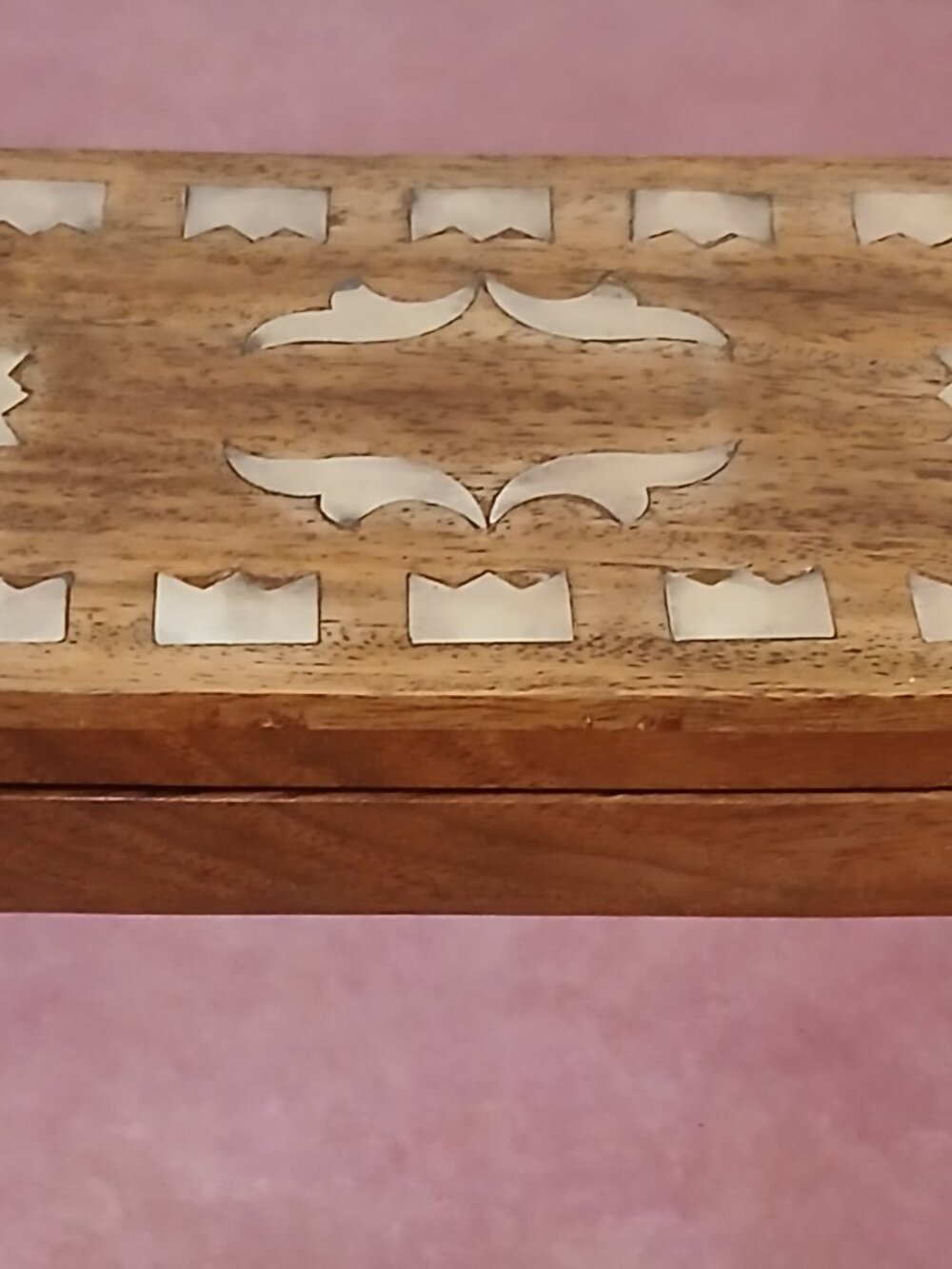 Vintage Wooden Trinket Box with Brass Inlay - Picture 9 of 10